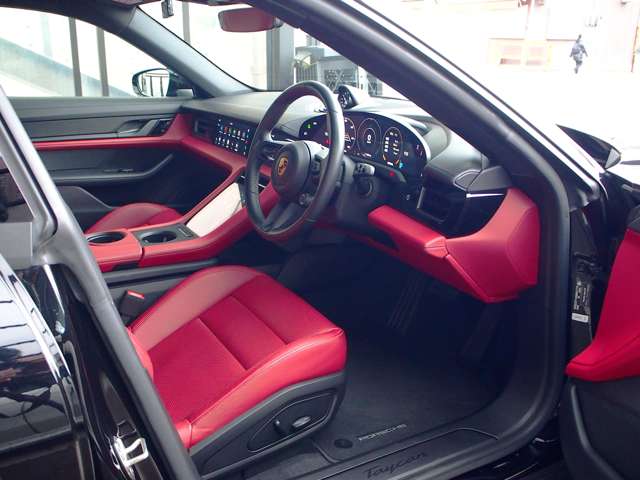 タイカン 2021/R03