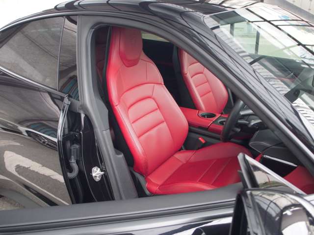 タイカン 2021/R03