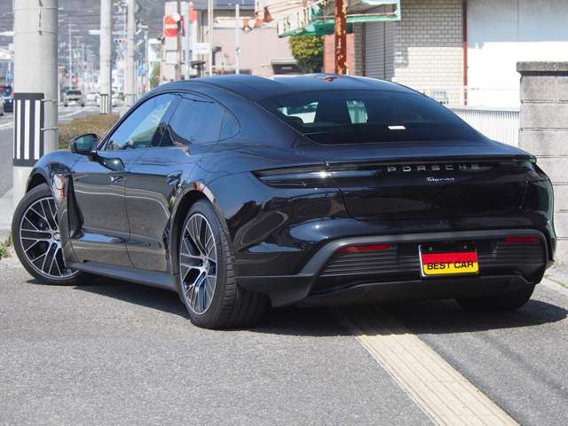 タイカン 2021/R03