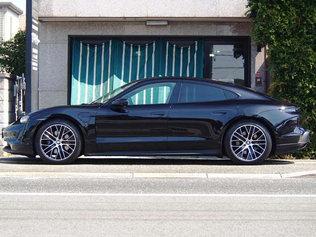 タイカン 2021/R03