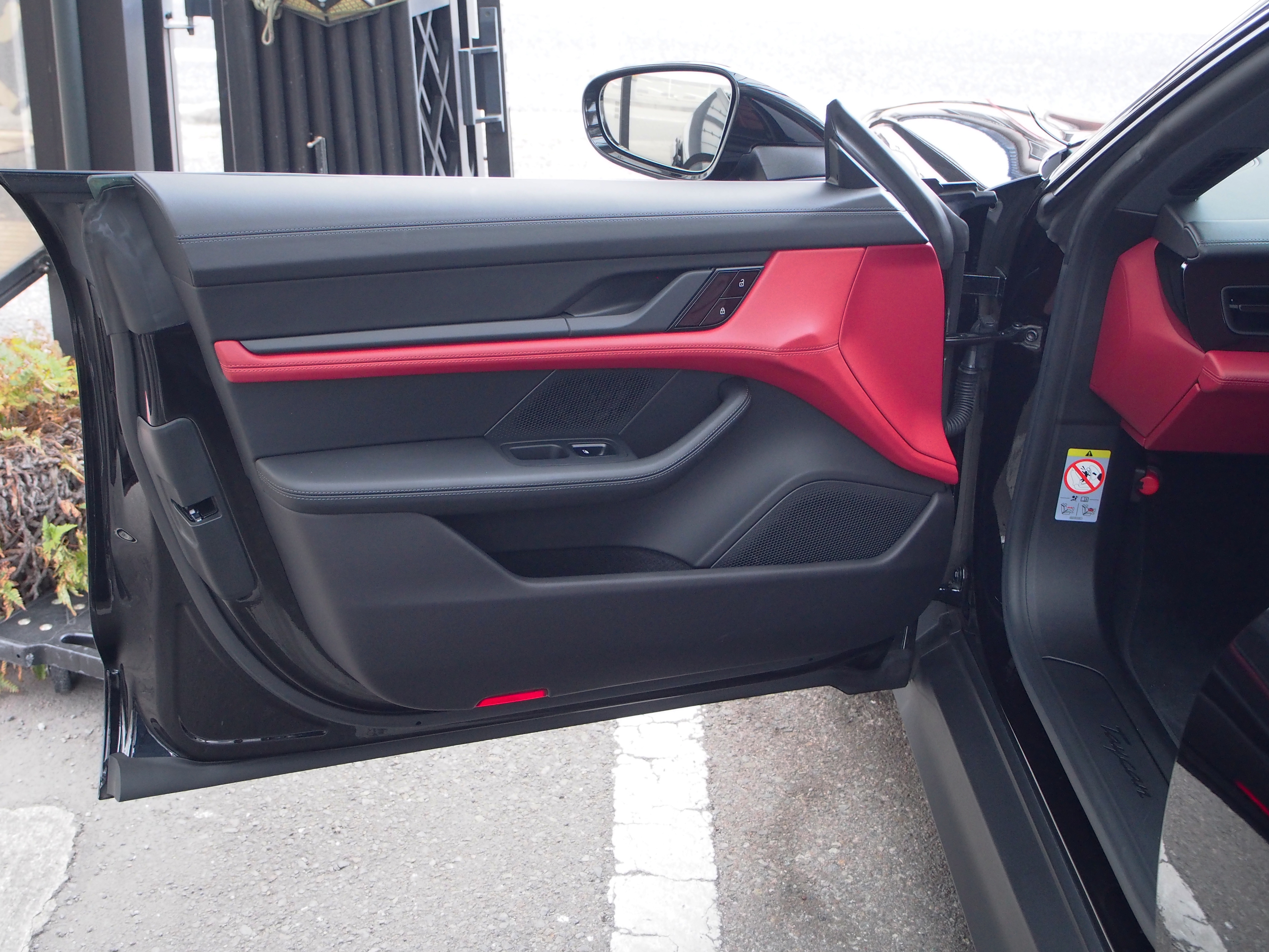 タイカン 2021/R03