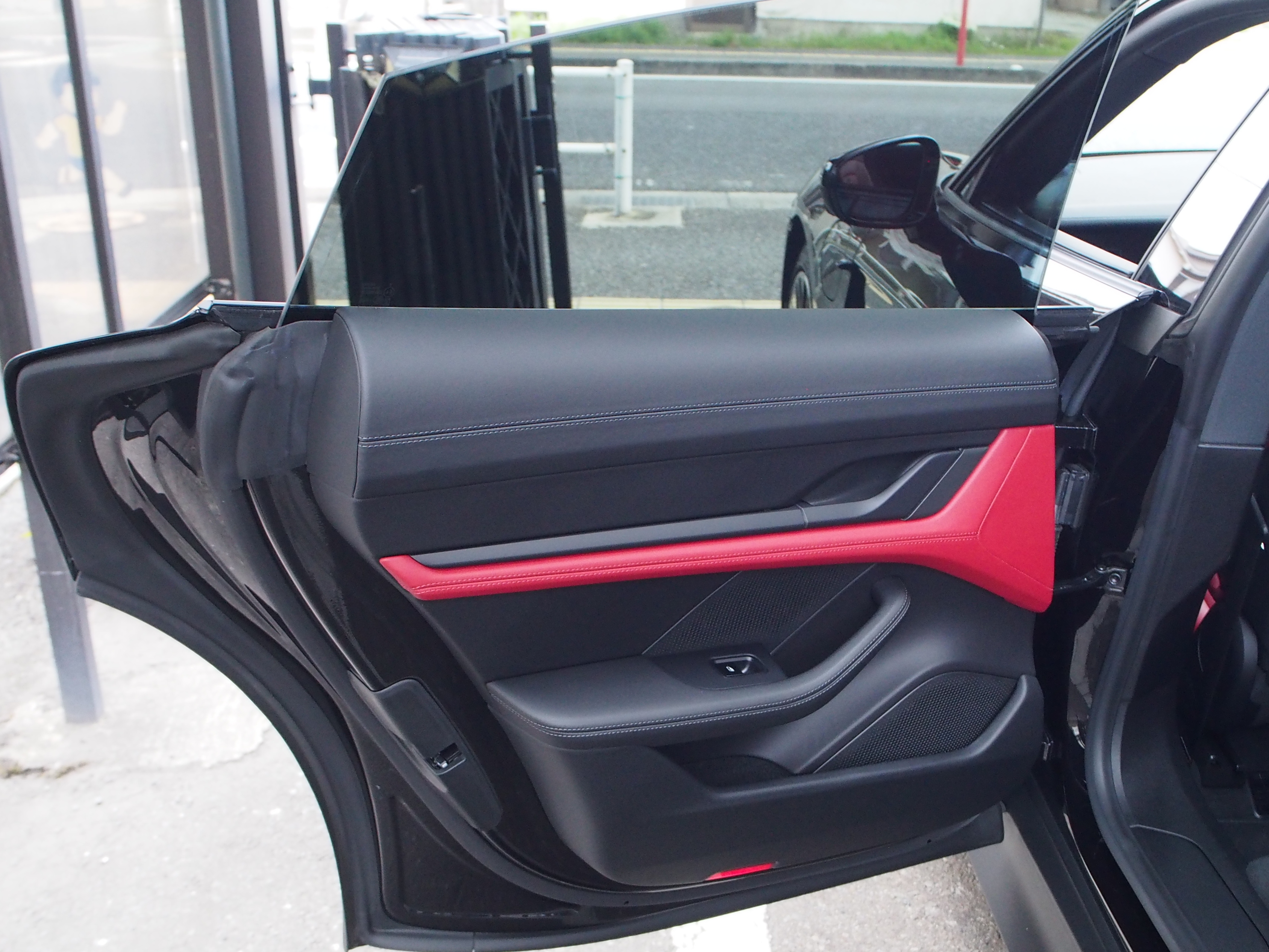 タイカン 2021/R03