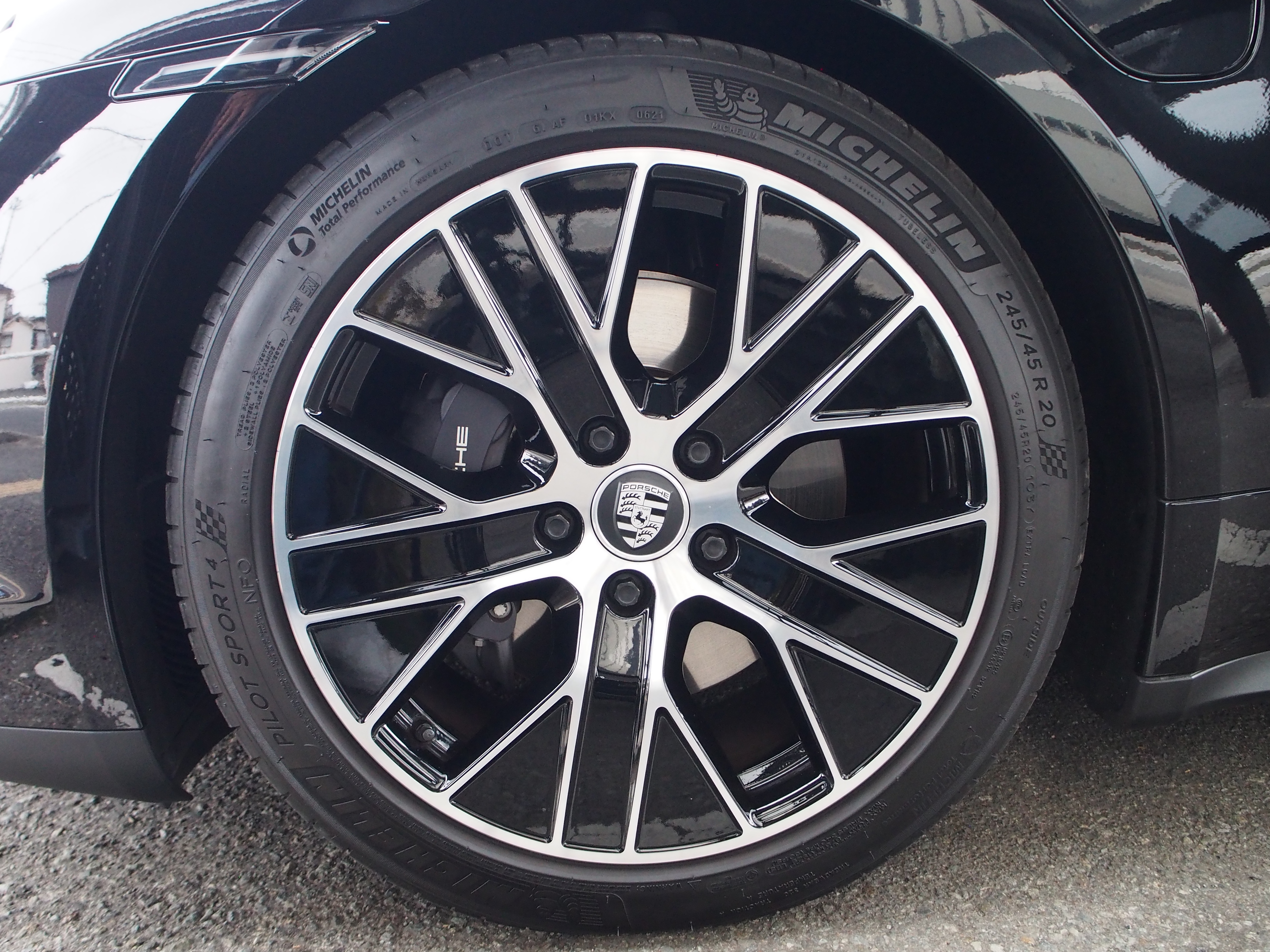 タイカン 2021/R03