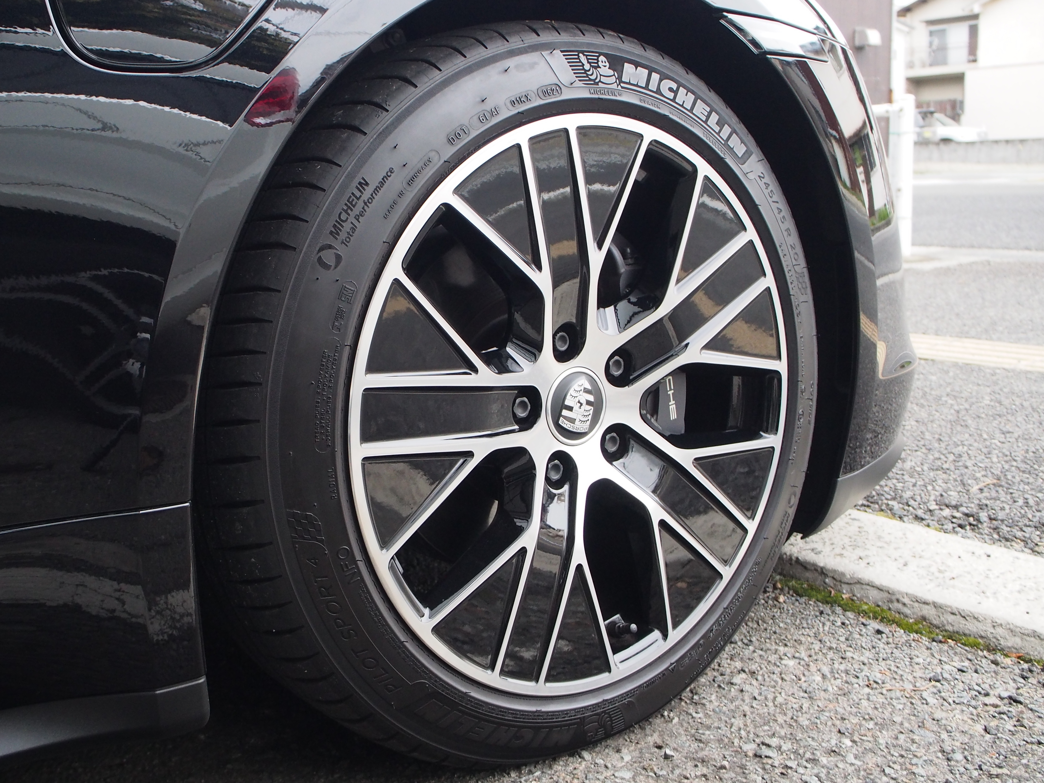 タイカン 2021/R03