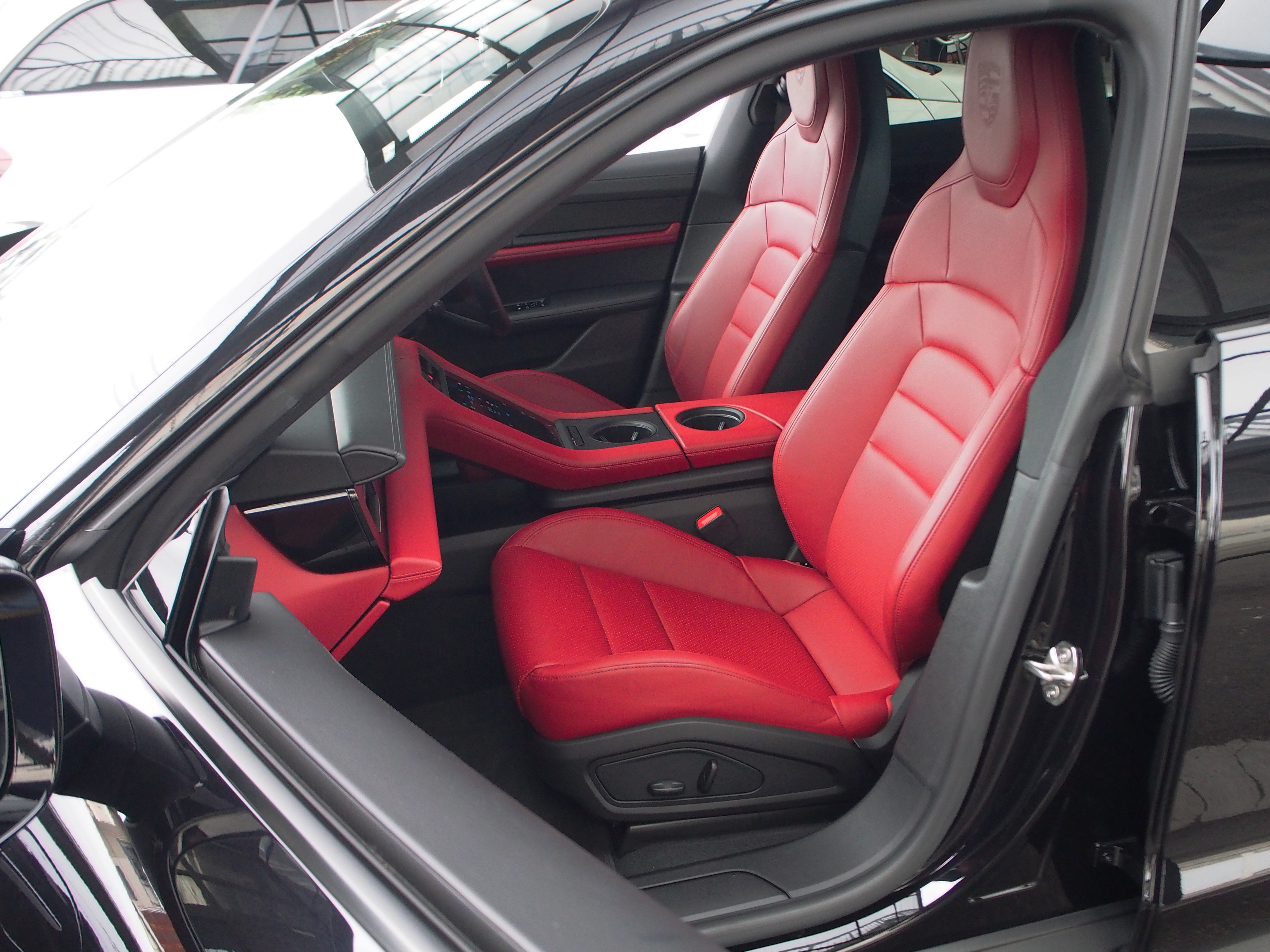 タイカン 2021/R03