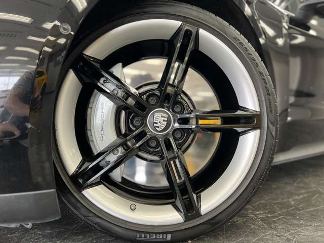 タイカン 2021/R03