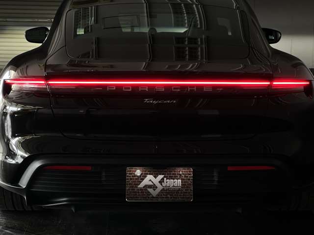 タイカン 2021/R03