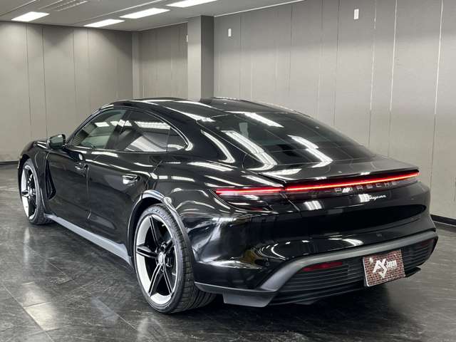 タイカン 2021/R03