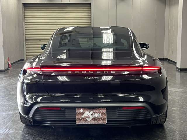 タイカン 2021/R03