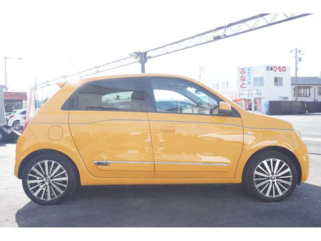 トゥインゴ 2022/R04