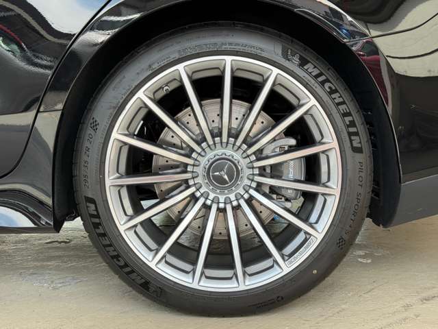 GT 4ドアクーペ 2025/R07