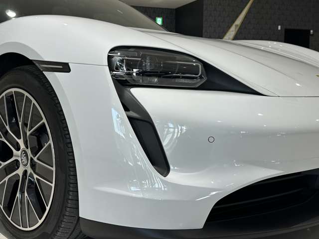 タイカン 2021/R03