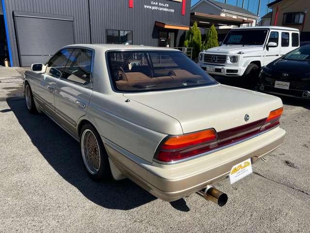 ローレル 1989/H01