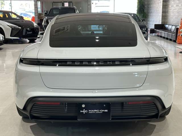 タイカン 2021/R03