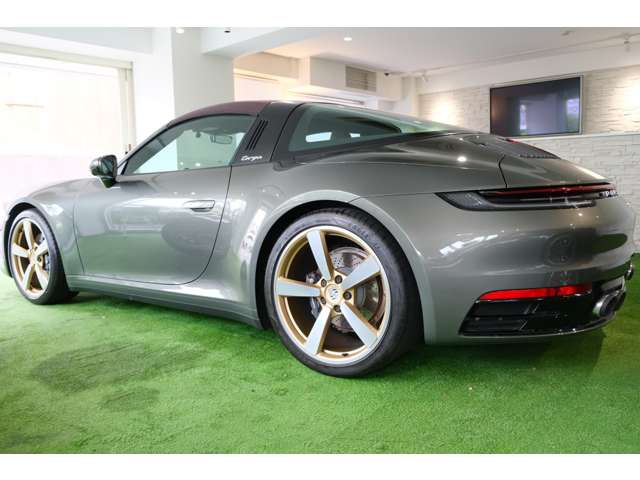 911 2021/R03