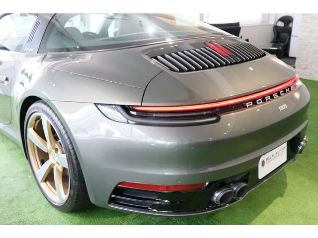 911 2021/R03