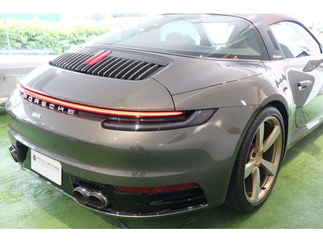 911 2021/R03