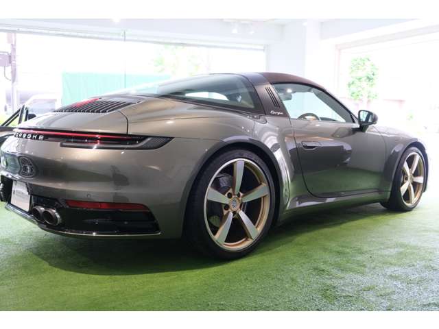 911 2021/R03