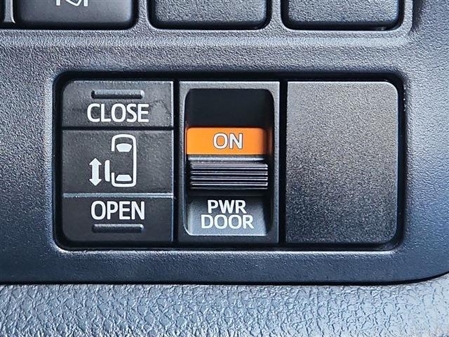 エスクァイア 2016/H28