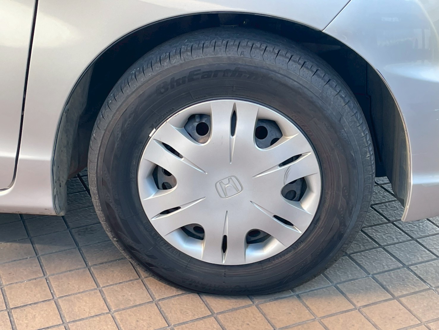 フリードスパイク 2011/H23