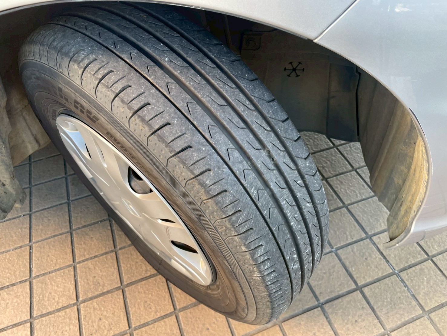 フリードスパイク 2011/H23