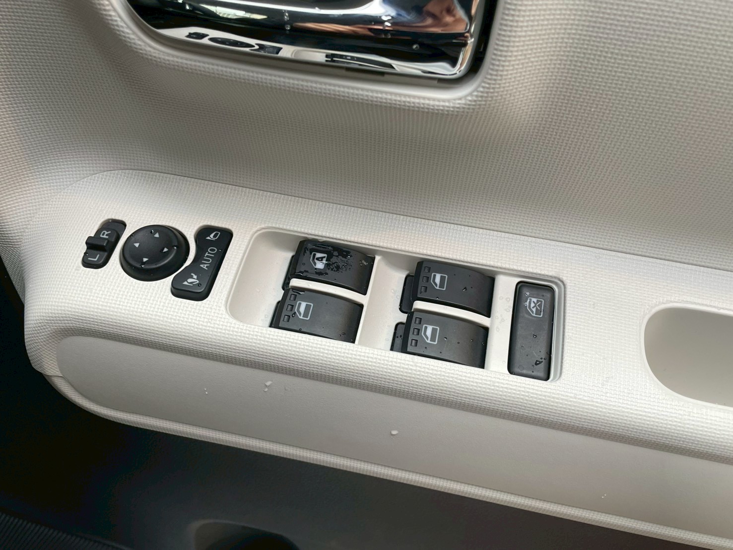 ムーヴキャンバス 2025/R07