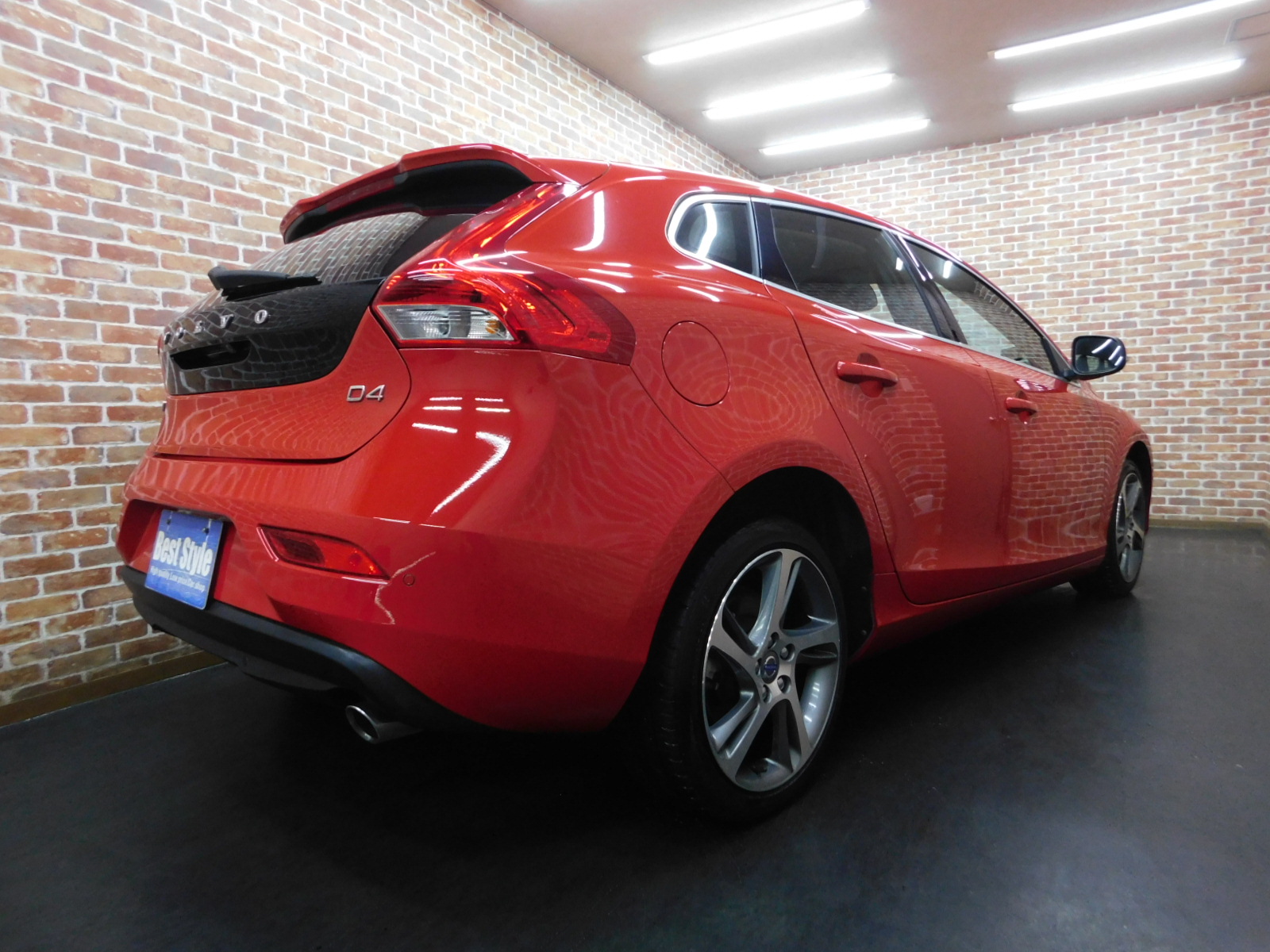 V40 2016/H28
