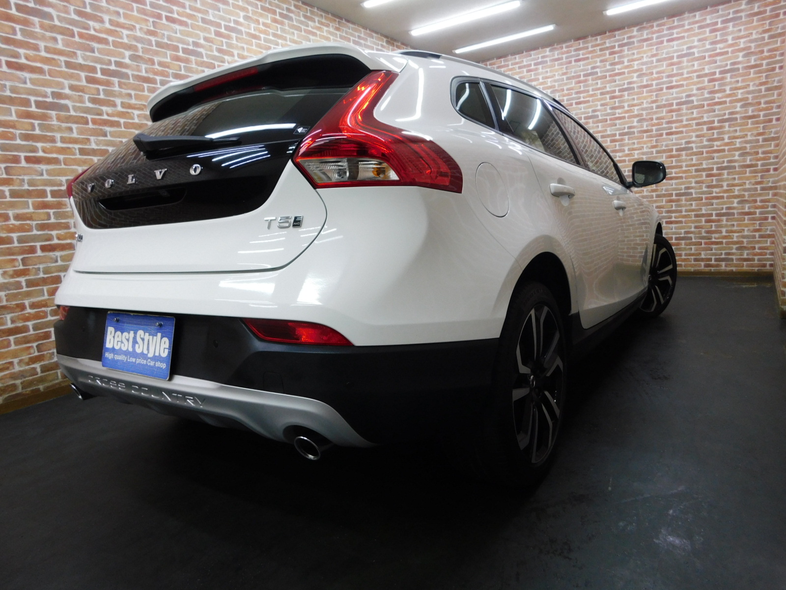 V40クロスカントリー 2016/H28