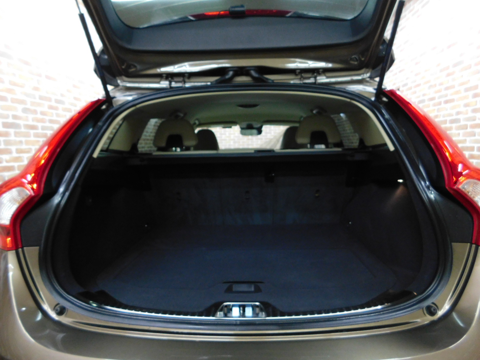 V60クロスカントリー 2016/H28