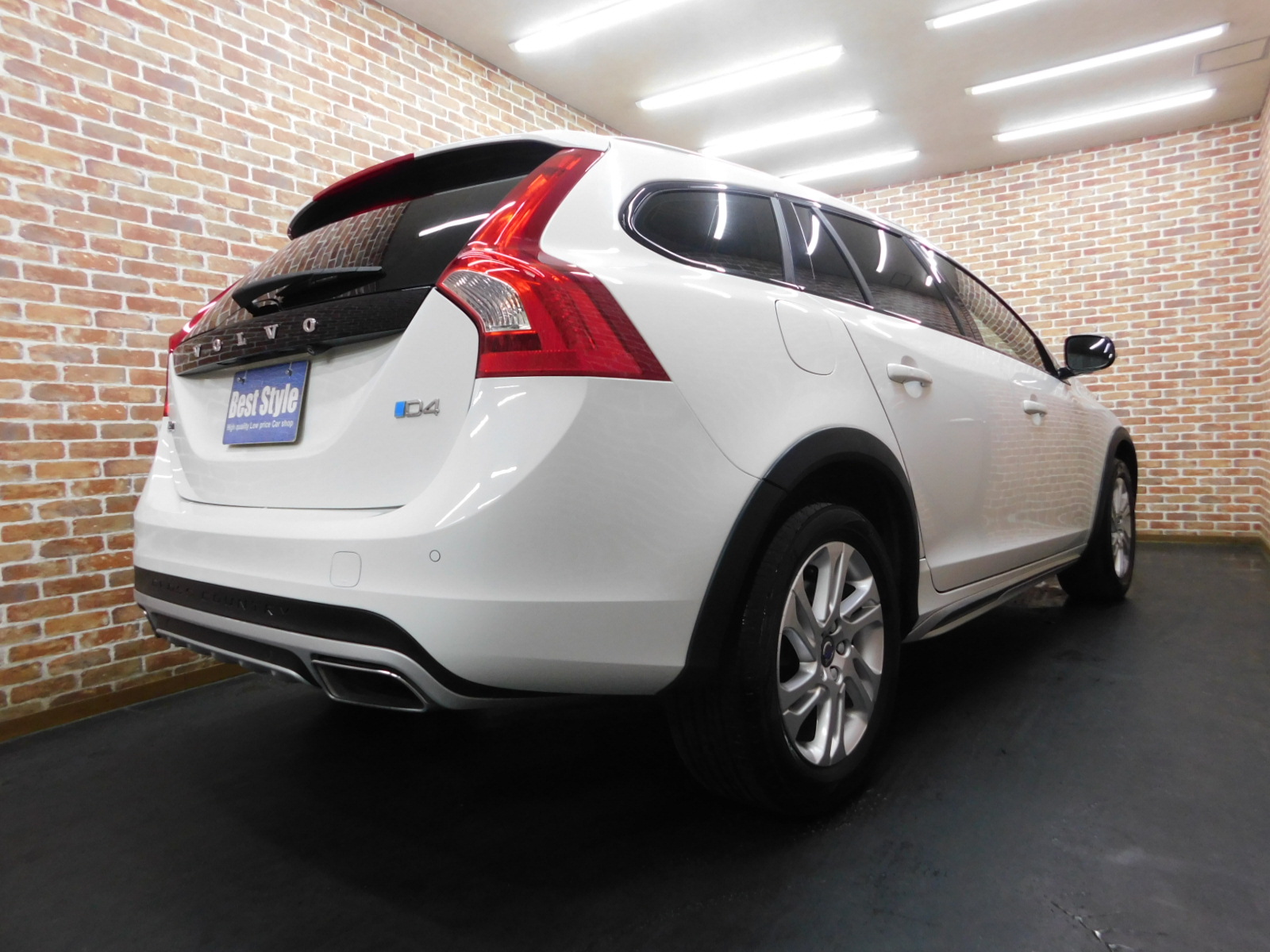 V60クロスカントリー 2016/H28