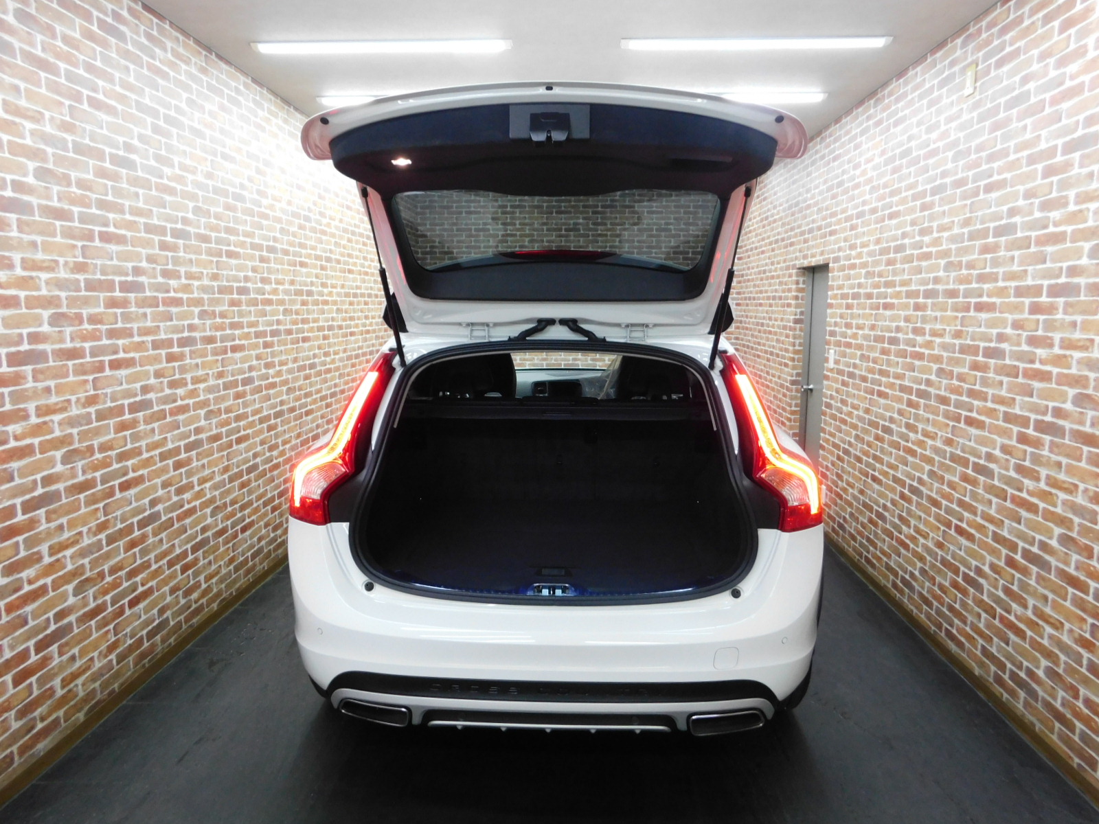 V60クロスカントリー 2016/H28