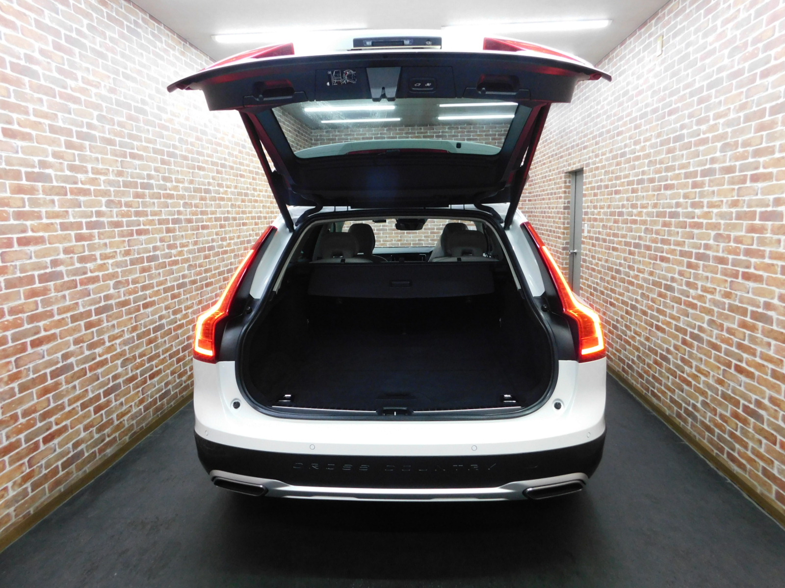 V90クロスカントリー 2019/R01