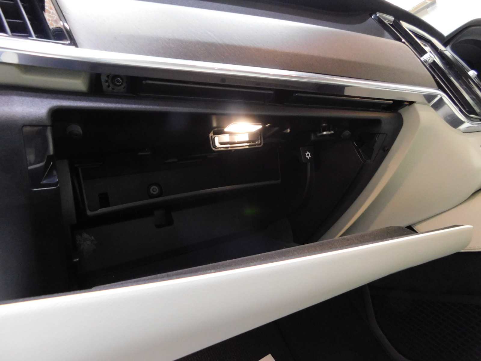 V90クロスカントリー 2019/R01