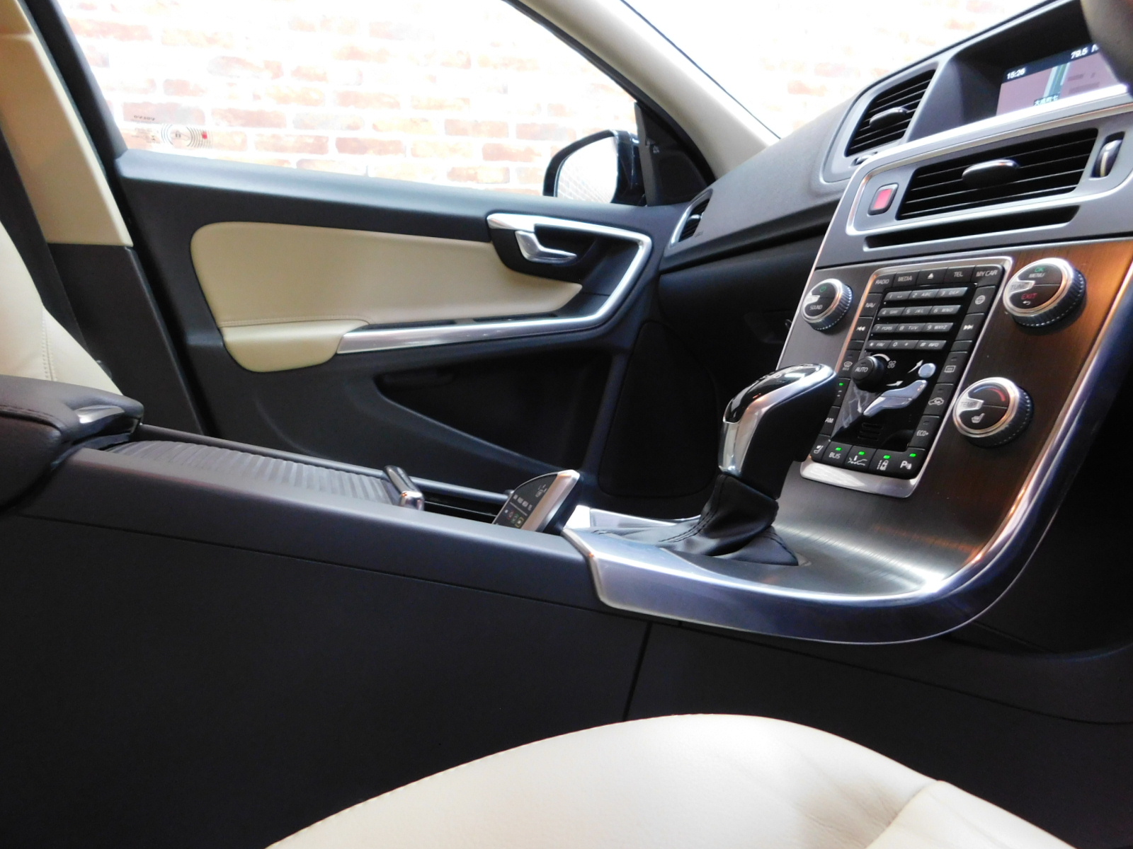 V60クロスカントリー 2015/H27