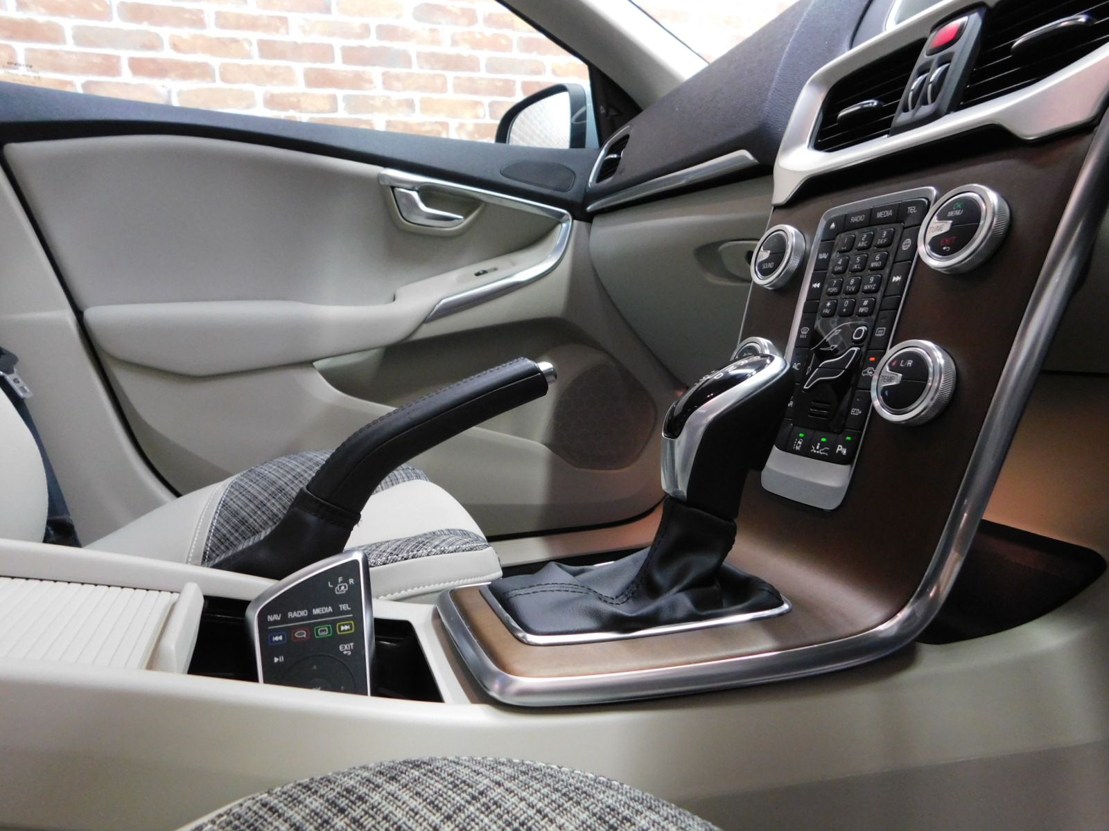 V40 2017/H29