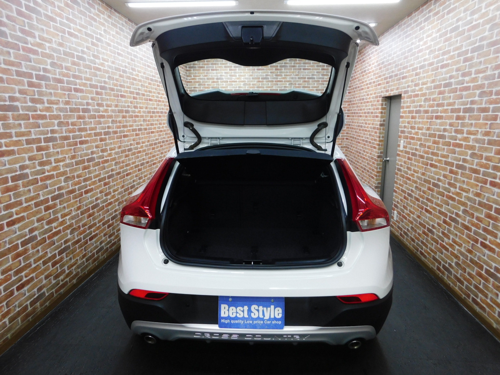 V40クロスカントリー 2019/R01