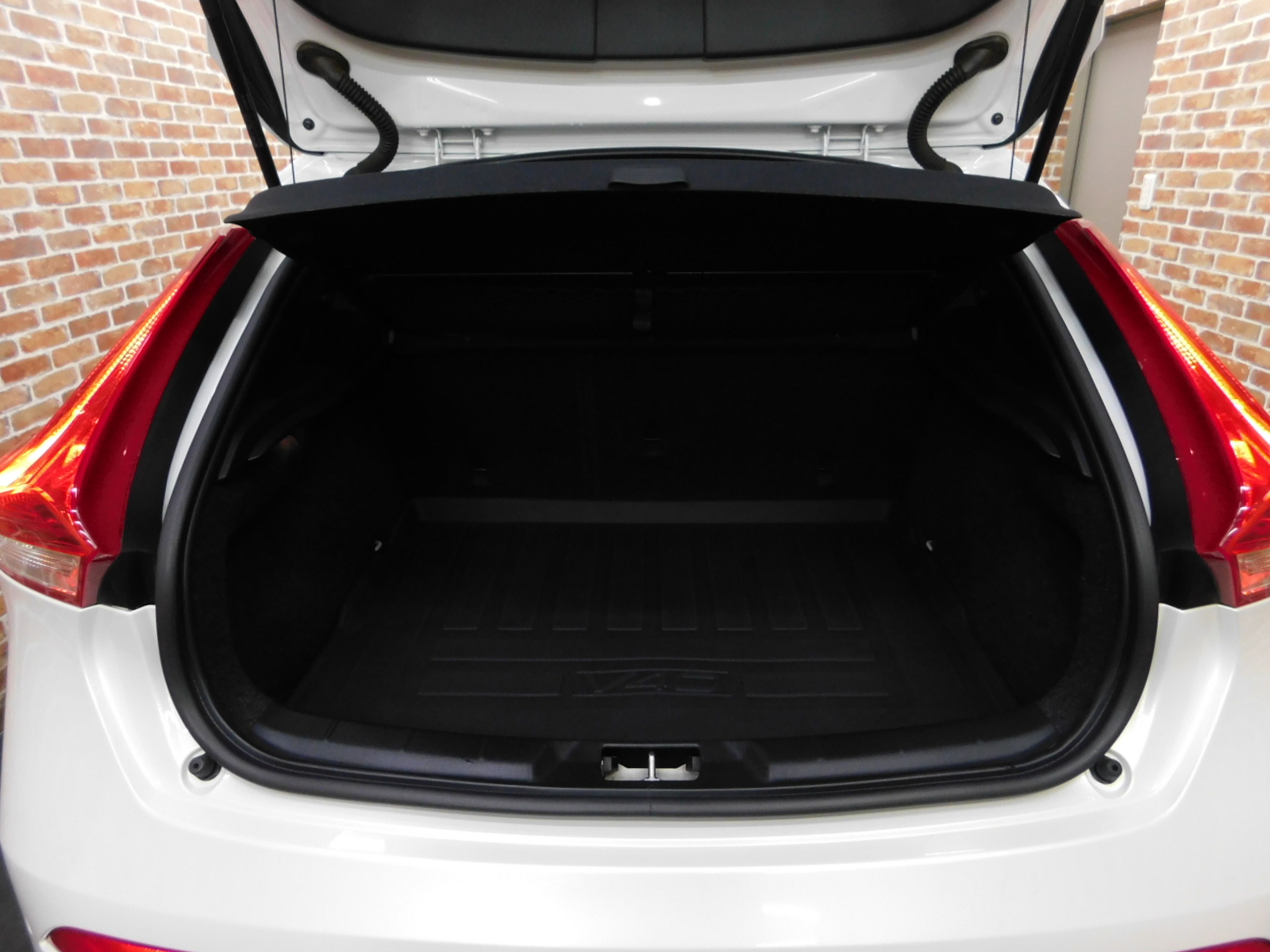 V40 2016/H28