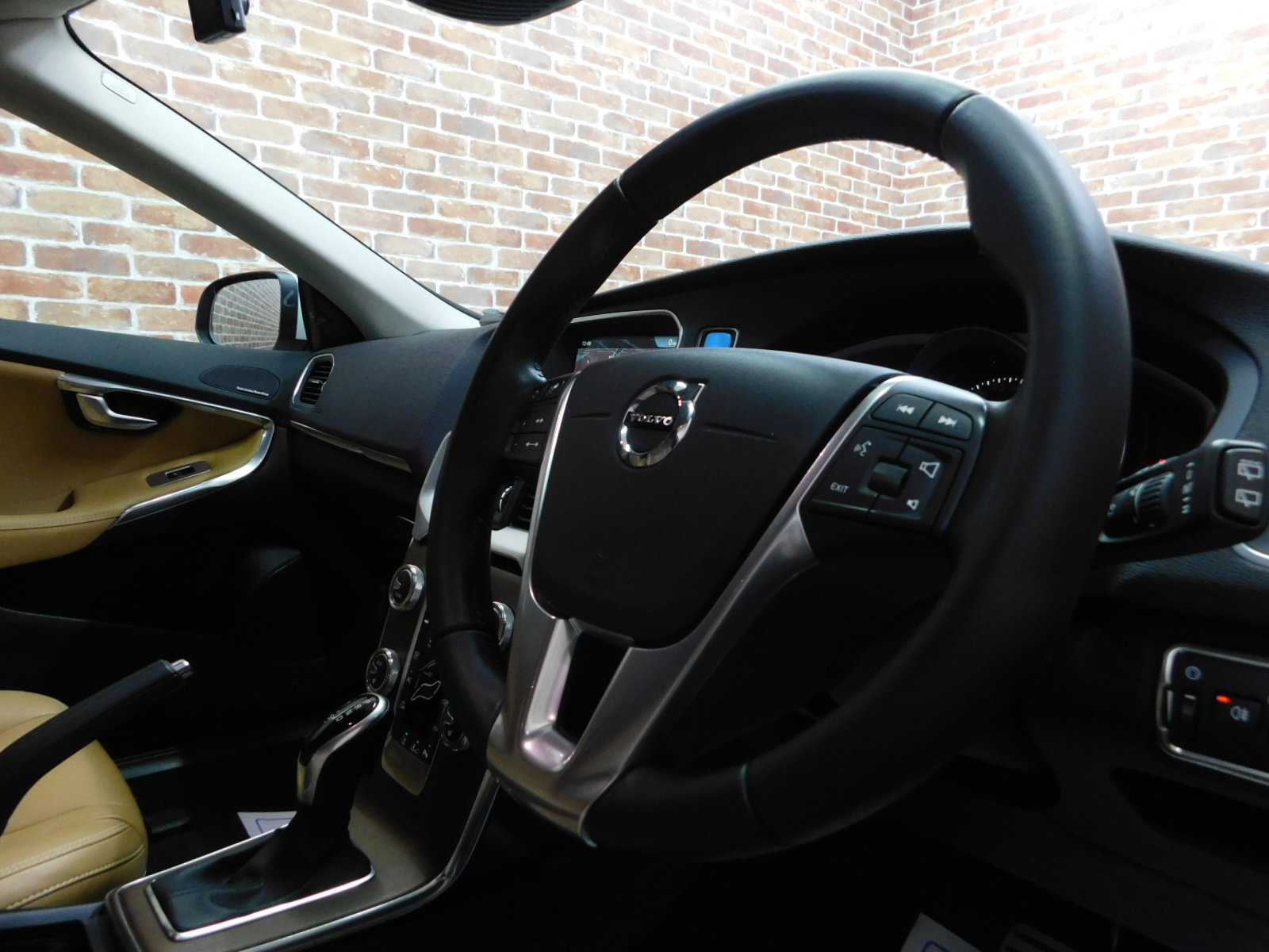 V40 2016/H28