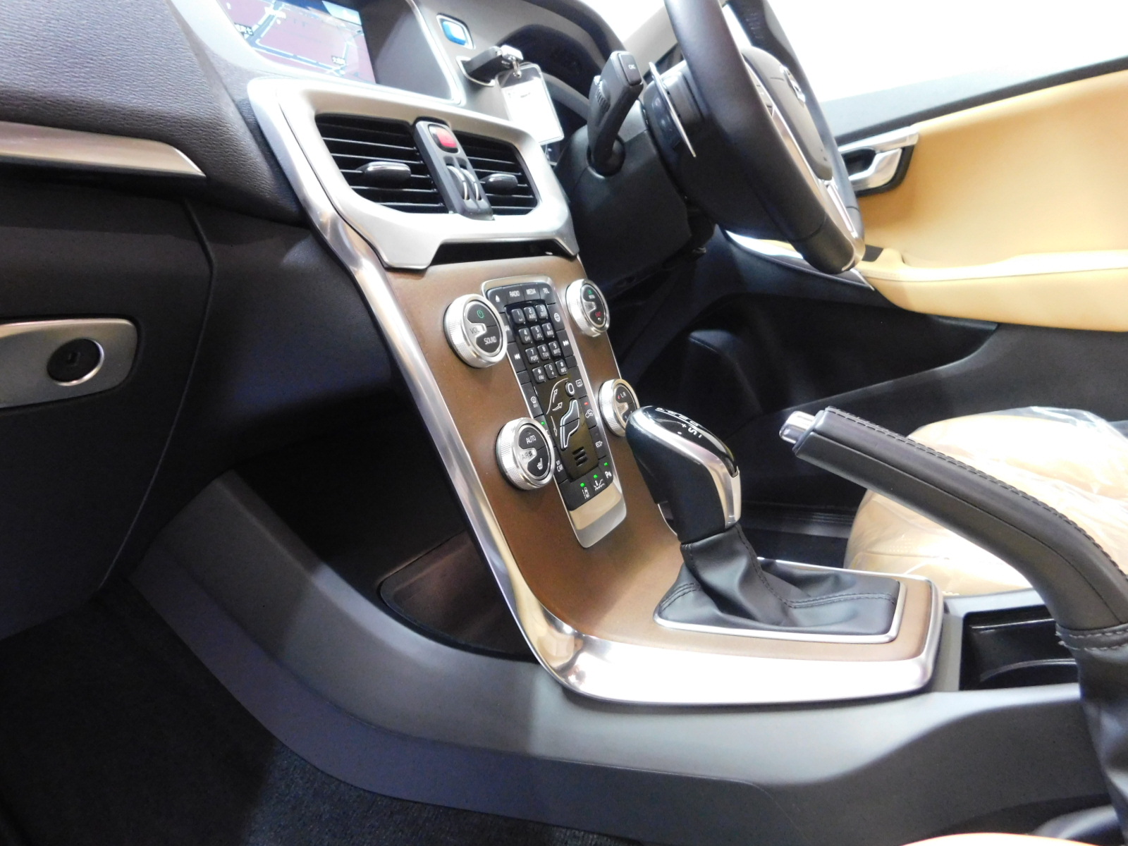 V40 2016/H28
