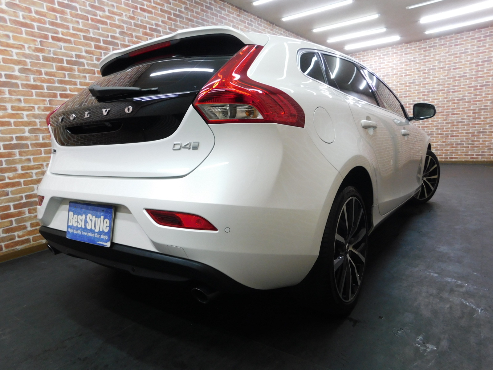 V40 2016/H28