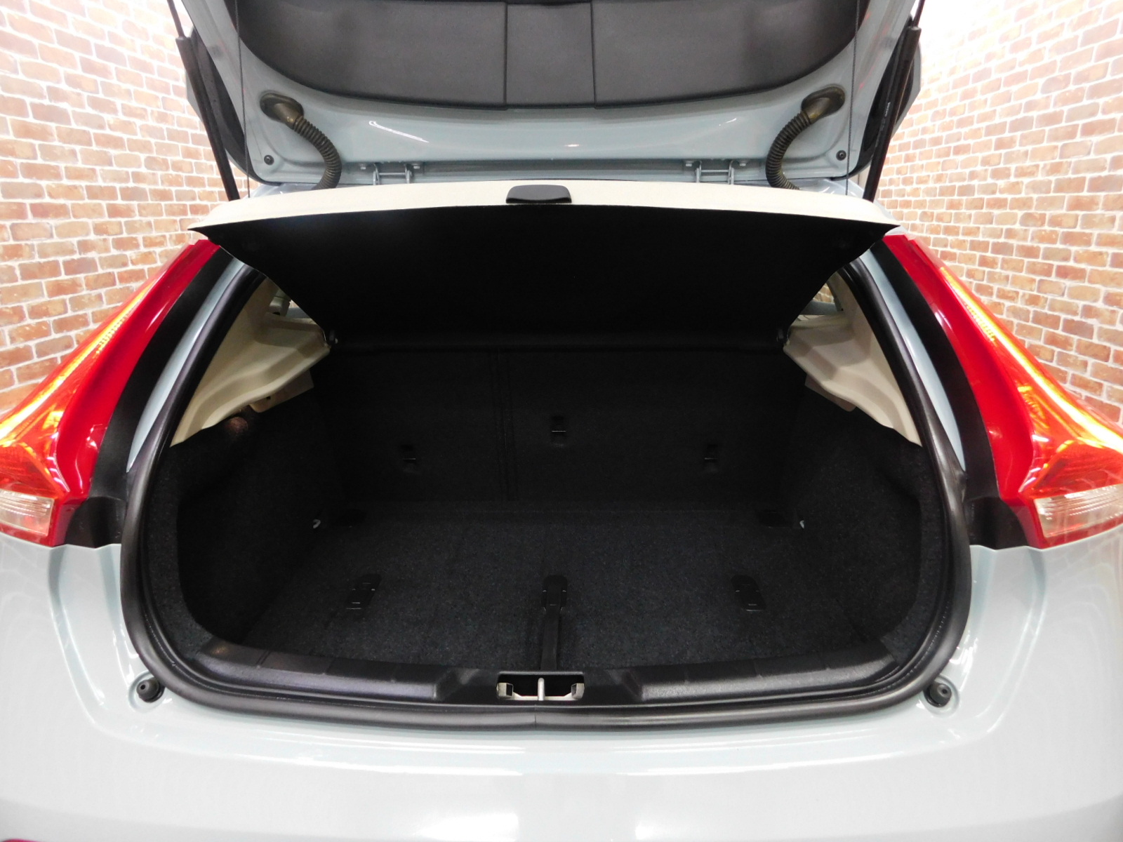 V40 2019/R01