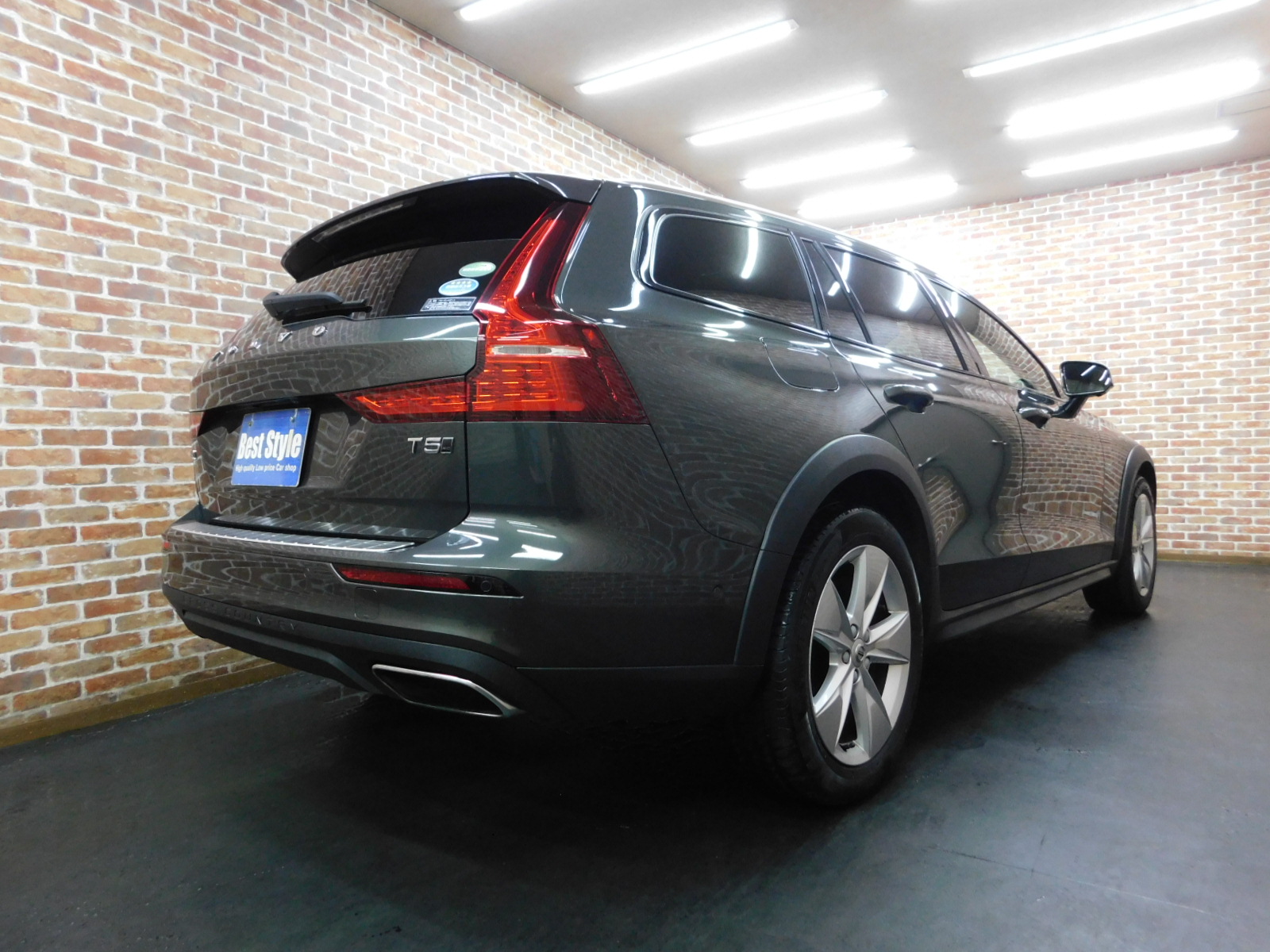V60クロスカントリー 2020/R02