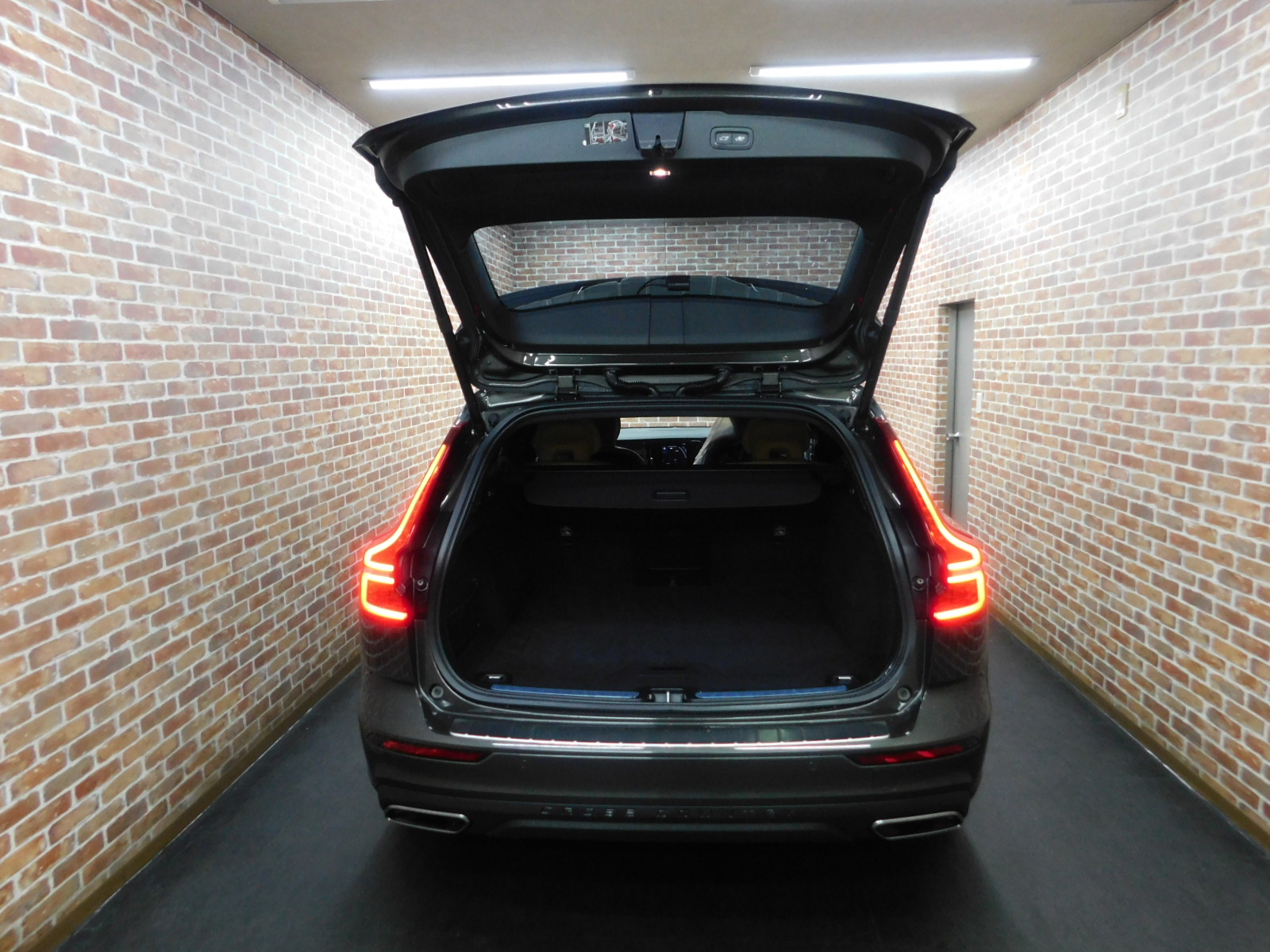 V60クロスカントリー 2020/R02
