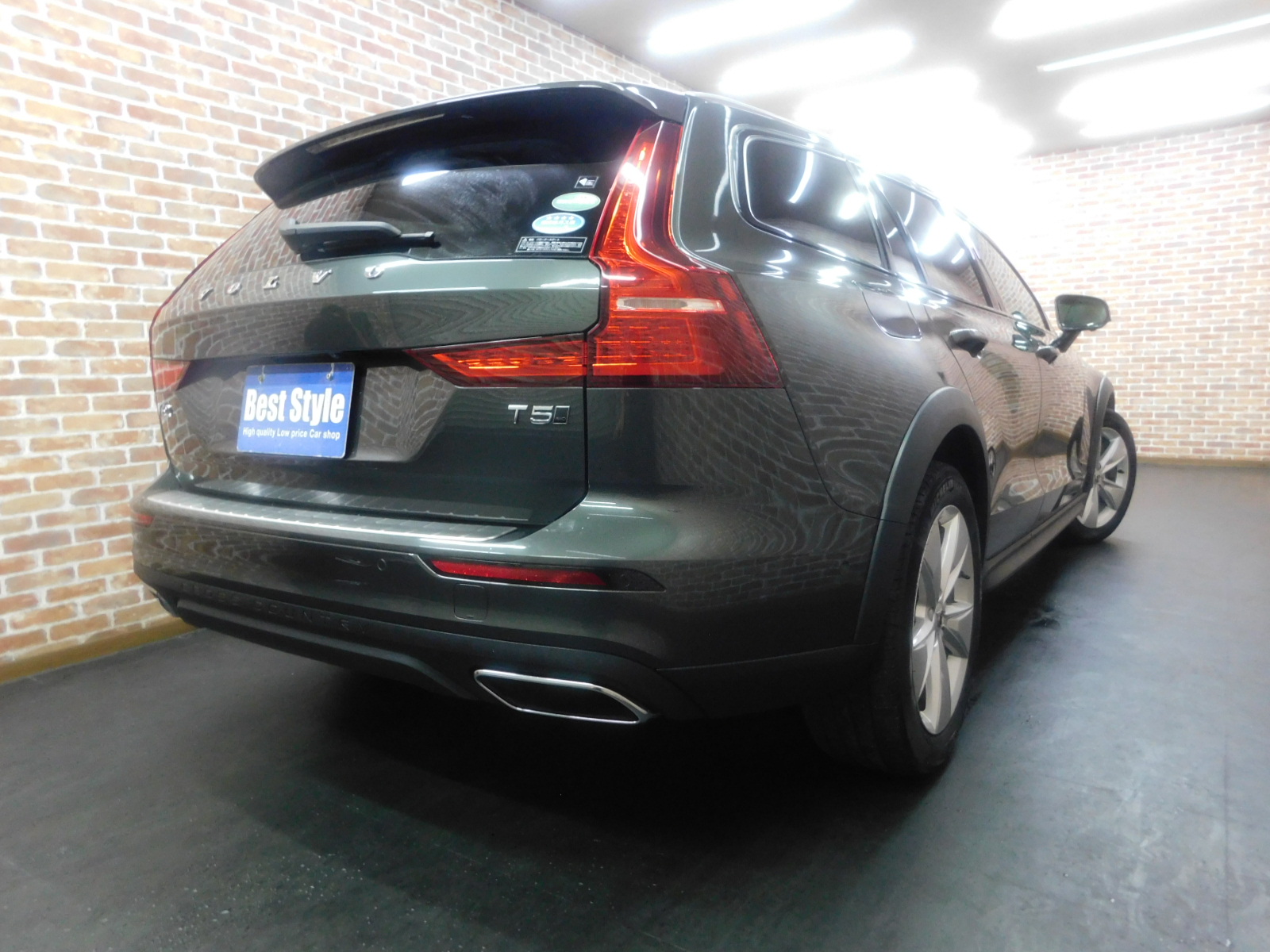 V60クロスカントリー 2020/R02