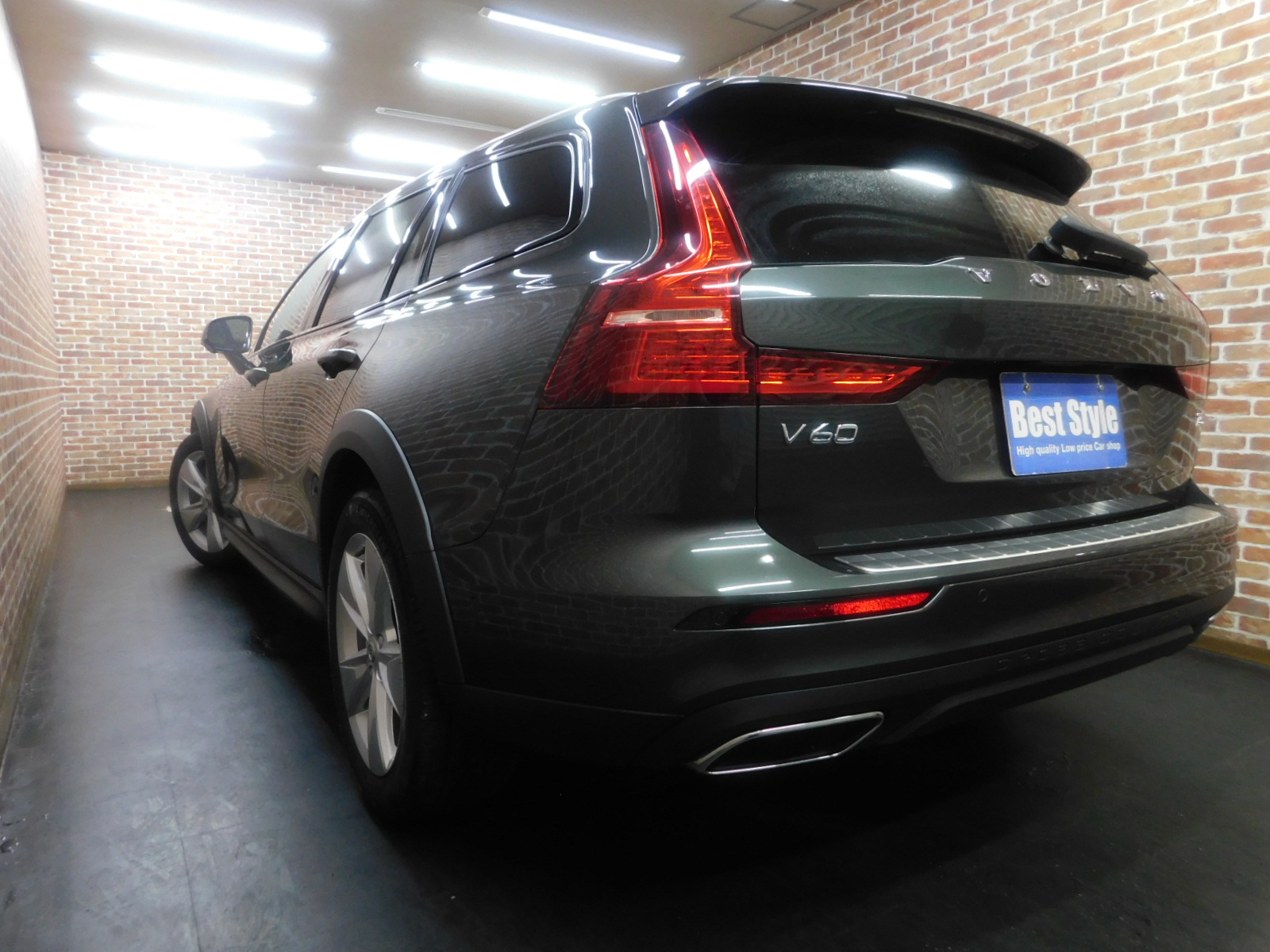 V60クロスカントリー 2020/R02