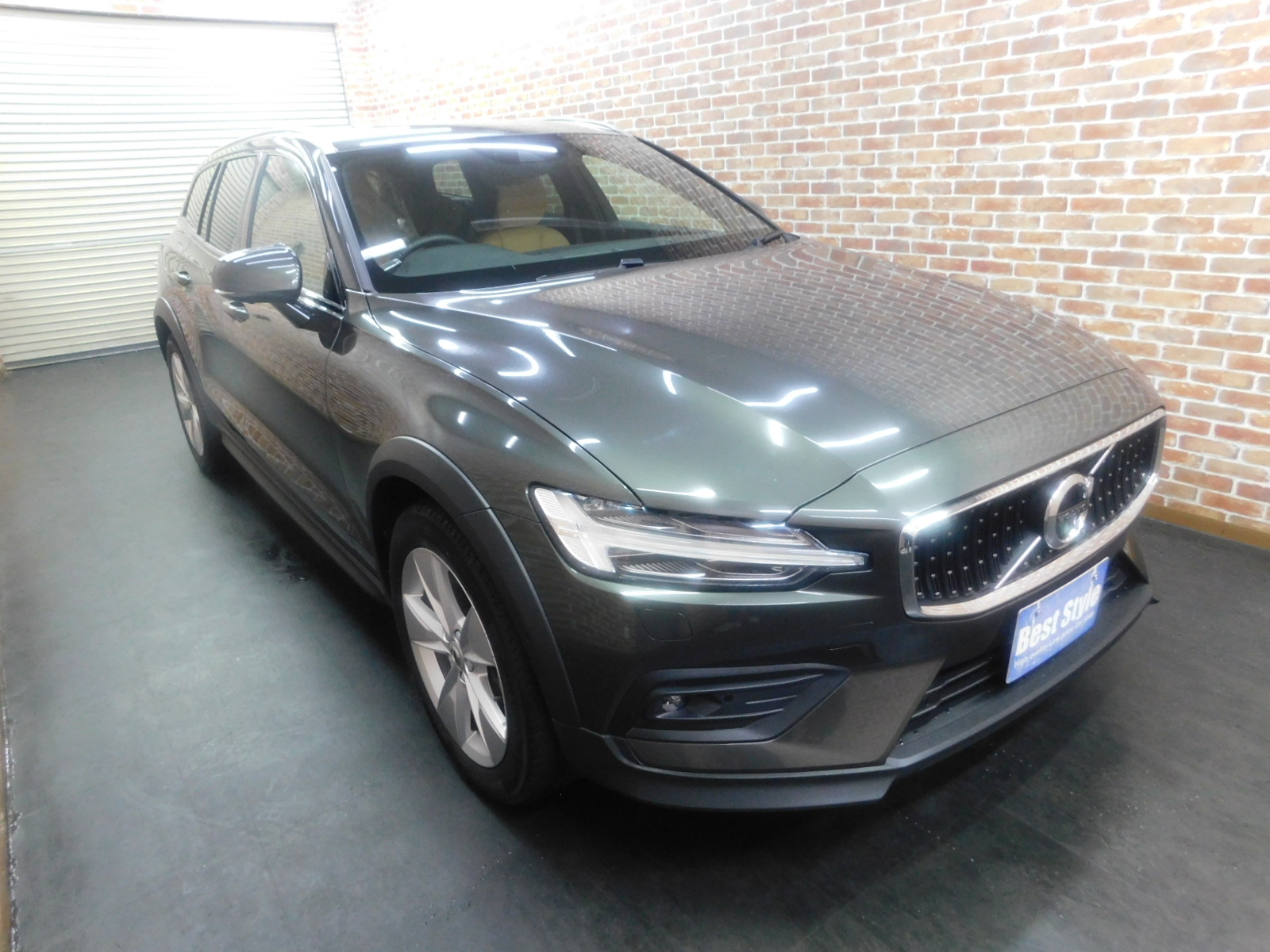 V60クロスカントリー 2020/R02