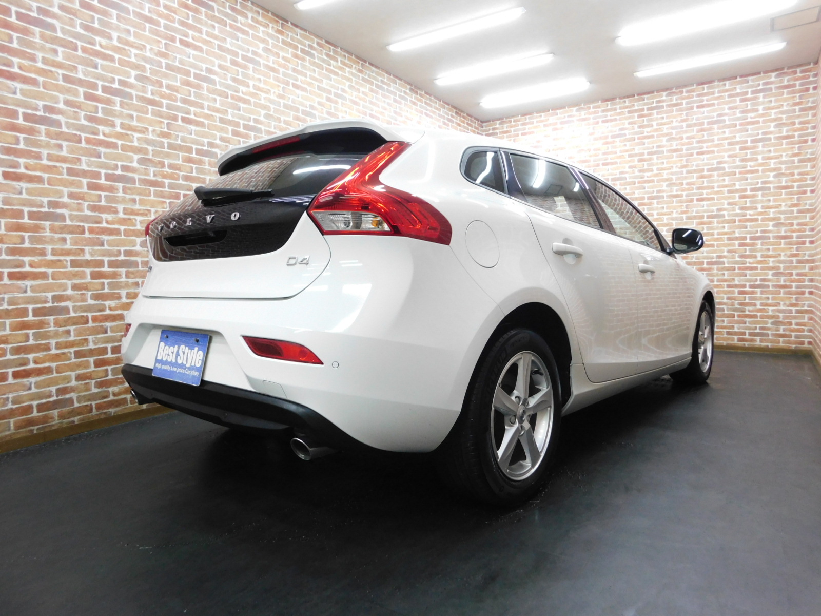 V40 2016/H28
