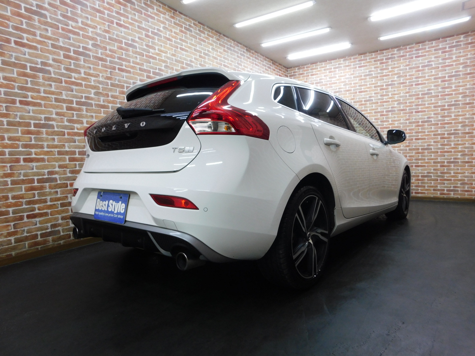 V40 2016/H28