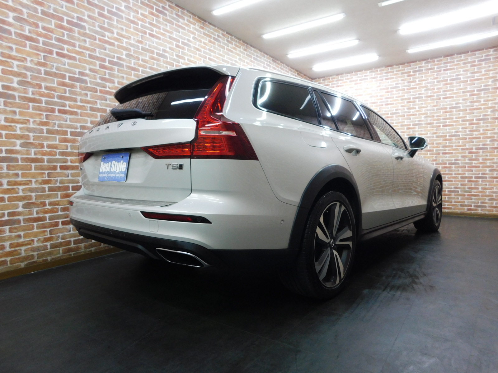 V60クロスカントリー 2019/R01