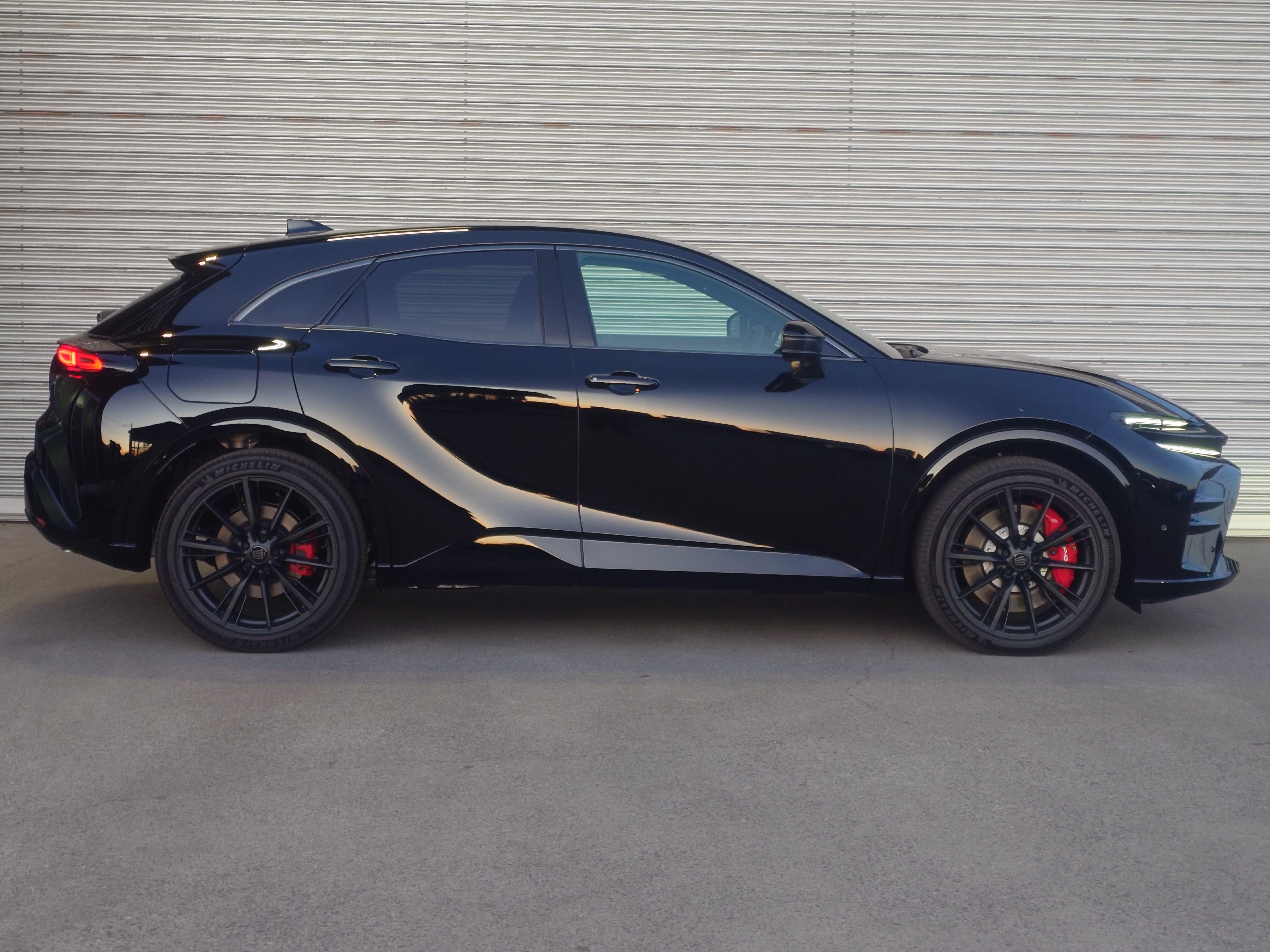 クラウンスポーツ 2025/R07